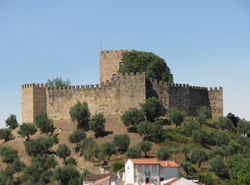 Vista panoramica para o Castelo de Belver
