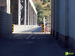 Vista para o tabuleiro da ponte da Barragem de Belver